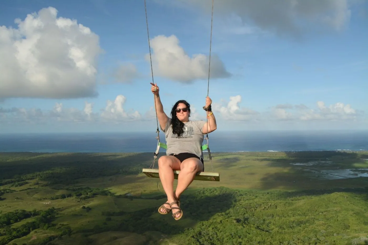 Balançoire au sommet de Montaña Redonda lors d'une excursion depuis Punta Cana