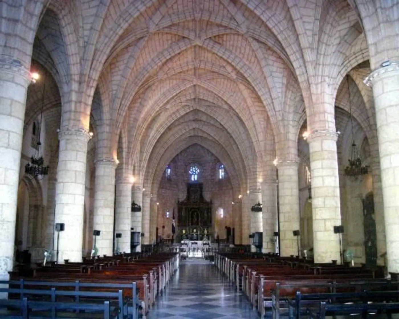 Cathédrale Santa María la Menor dans la zone coloniale