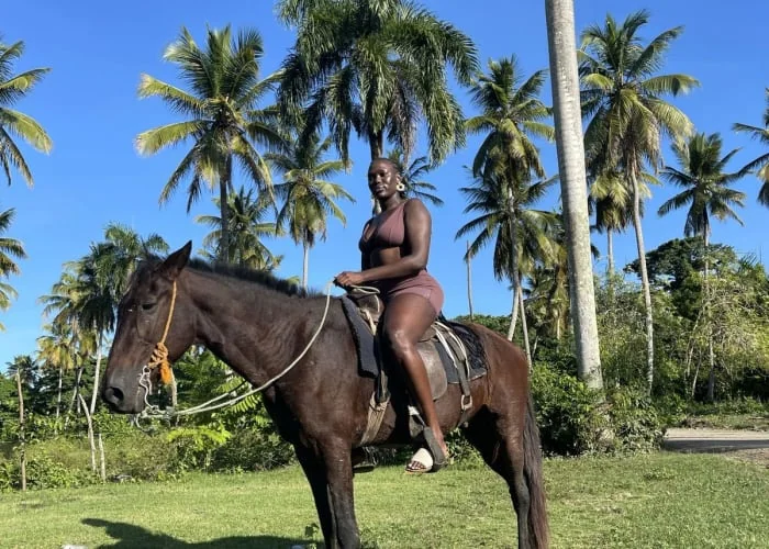 Montaña Redonda + Horseback Combo